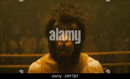 Monkey Man (2024) diretto da Dev Patel e interpretato da Dev Patel, Sharlto Copley e Pitobash. Un giovane anonimo scatena una campagna di vendetta contro i leader corrotti che hanno ucciso sua madre e continuano a vittimizzare sistematicamente i poveri e gli impotenti. Pubblicità ancora ***SOLO PER USO EDITORIALE***. Crediti: BFA / Universal Pictures Foto Stock