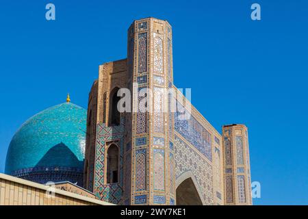 Samarcanda, Samarcanda, Uzbekistan, Asia centrale. La Moschea Bibi Khanym a Samarcanda. Foto Stock