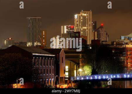 Una vista del gruppo di edifici dell'Arena Quarter che e' usato come alloggio per studenti nel centro citta' di Leeds, West Yorkshire, Regno Unito Foto Stock