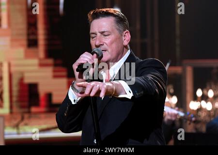 Milano, Italia. 4 aprile 2024. Milano, trasmissione televisiva "splendida cornice" - Rai 3 - Tony Hadley Credit: Independent Photo Agency/Alamy Live News Foto Stock