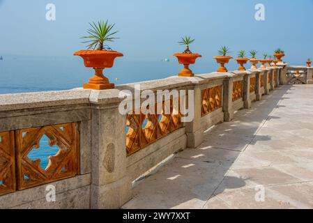 Balcone al Castello di Miramare nella città italiana di Trieste Foto Stock