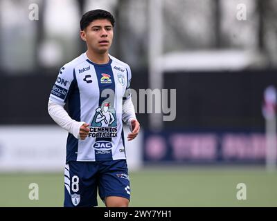 AMSTERDAM - Jesus Salinas del CF Pachuca U17 durante la partita dell'Ajax Future Cup 2024 tra il CF Pachuca o17 e il FC Nordsjaelland o17 al complesso sportivo De Toekomst il 1° aprile 2024 ad Amsterdam, Paesi Bassi. ANP | Hollandse Hoogte | GERRIT VAN COLOGNE Foto Stock