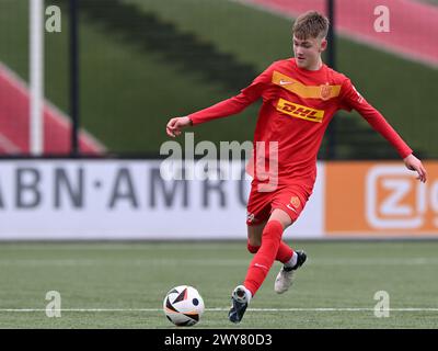 AMSTERDAM - Villads Rutkjaer FC Nordsjaelland U17 durante la partita dell'Ajax Future Cup 2024 tra CF Pachuca o17 e FC Nordsjaelland o17 al complesso sportivo De Toekomst il 1 aprile 2024 ad Amsterdam, Paesi Bassi. ANP | Hollandse Hoogte | GERRIT VAN COLOGNE Foto Stock