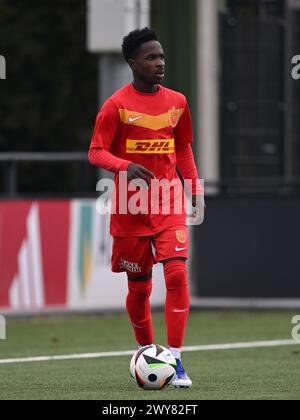 AMSTERDAM - Prince Amoako FC Nordsjaelland U17 durante la partita dell'Ajax Future Cup 2024 tra CF Pachuca o17 e FC Nordsjaelland o17 al complesso sportivo De Toekomst il 1 aprile 2024 ad Amsterdam, Paesi Bassi. ANP | Hollandse Hoogte | GERRIT VAN COLOGNE Foto Stock