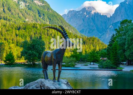 Zlatorog sul lago Jasna a Kranjska Gora, Slovenia Foto Stock