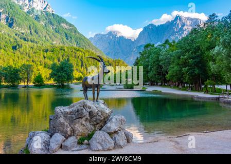 Zlatorog sul lago Jasna a Kranjska Gora, Slovenia Foto Stock