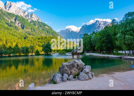 Zlatorog sul lago Jasna a Kranjska Gora, Slovenia Foto Stock