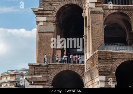 ROMA, ITALIA - 25 MAGGIO 2022: Colosseo a Roma, Italia. Foto Stock