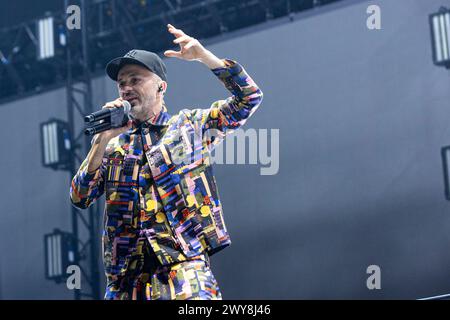 Milano, Italia. 4 aprile 2024. Samuel dei Subsonica si esibisce dal vivo in concerto al Forum di Milano. (Foto di Mairo Cinquetti/SOPA Images/Sipa USA) credito: SIPA USA/Alamy Live News Foto Stock