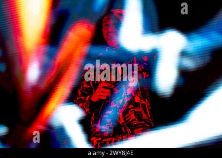 Milano, Italia. 4 aprile 2024. Samuel dei Subsonica si esibisce dal vivo in concerto al Forum di Milano. (Foto di Mairo Cinquetti/SOPA Images/Sipa USA) credito: SIPA USA/Alamy Live News Foto Stock