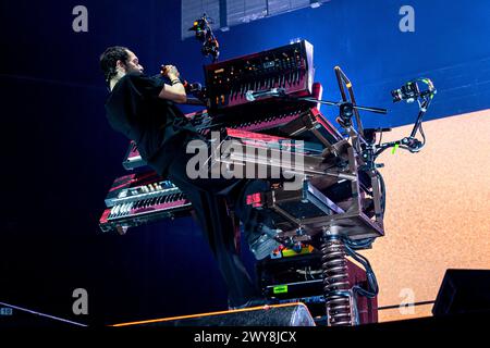 Milano, Italia. 4 aprile 2024. Boosta dei Subsonica si esibisce dal vivo in concerto al Forum di Milano, il 4 aprile 2024 Credit: SOPA Images Limited/Alamy Live News Foto Stock