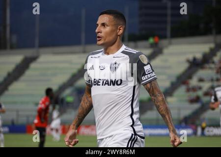 Caracas, Venezuela. 4 aprile 2024. CARACAS, VENEZUELA - 4 APRILE: Incontro tra Atletico-MG e Caracas FC nell'ambito del gruppo G della Copa CONMEBOL Libertadores all'Estadio Olímpico de la UCV il 4 aprile 2024 a Caracas, Venezuela. (Foto di Pedro Rances Mattey/PxImages) credito: PX Images/Alamy Live News Foto Stock