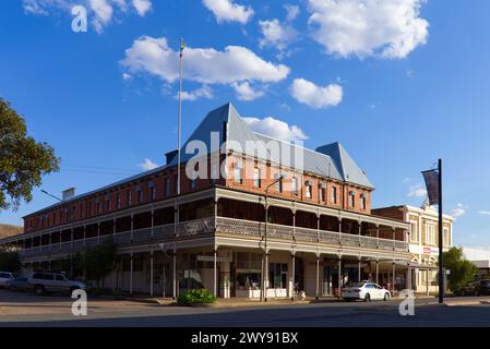 Lo storico Palace Hotel in Argent Street Broken Hill, New South Wales Australia Foto Stock