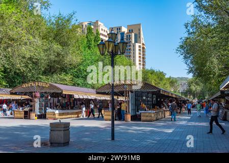 Erevan, Armenia, 4 settembre 2023: Vernissage open-air market a Erevan, Armenia Foto Stock