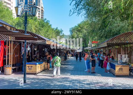 Erevan, Armenia, 4 settembre 2023: Vernissage open-air market a Erevan, Armenia Foto Stock