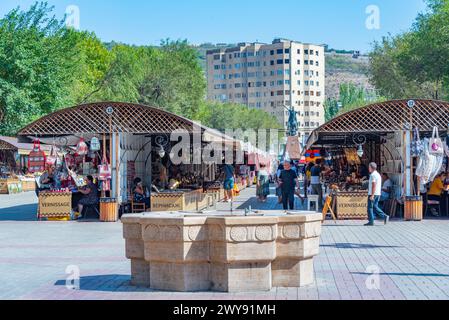 Erevan, Armenia, 4 settembre 2023: Vernissage open-air market a Erevan, Armenia Foto Stock