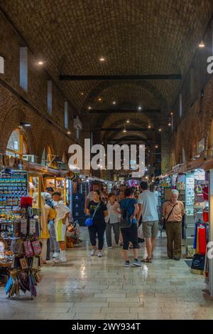 Sarajevo, Bosnia ed Erzegovina, 15 luglio 2023: Mercato del Bezistan nella città vecchia di Sarajevo, Bosnia ed Erzegovina Foto Stock