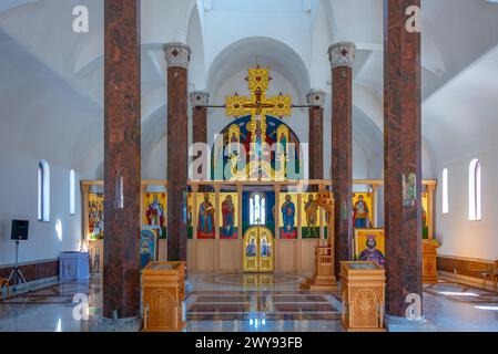 Visegrad, Bosnia ed Erzegovina, 21 luglio 2023: Chiesa di San Zar Lazzaro ad Andricgrad, Visegrad, Bosnia ed Erzegovina Foto Stock