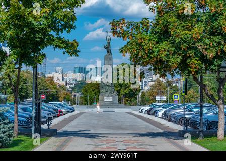 Chisinau, Moldavia, 23 agosto 2023: Monumento agli eroi del Komsomol Leninista a Chisinau, Moldavia Foto Stock