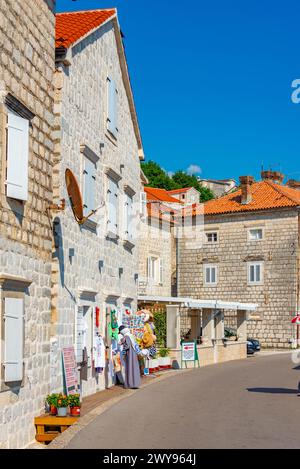 Perast, Montenegro, 4 luglio 2023: Passeggiata a Perast in Montenegro Foto Stock