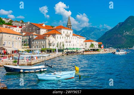 Perast, Montenegro, 4 luglio 2023: Città di Perast in Montenegro situata nella baia di Boka Kotorska Foto Stock