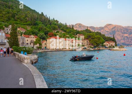 Perast, Montenegro, 7 luglio 2023: Passeggiata a Perast in Montenegro Foto Stock