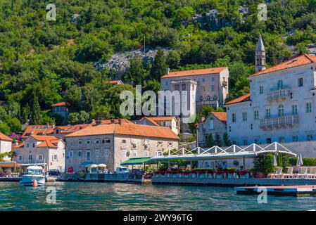 Perast, Montenegro, 8 luglio 2023: Passeggiata a Perast in Montenegro Foto Stock