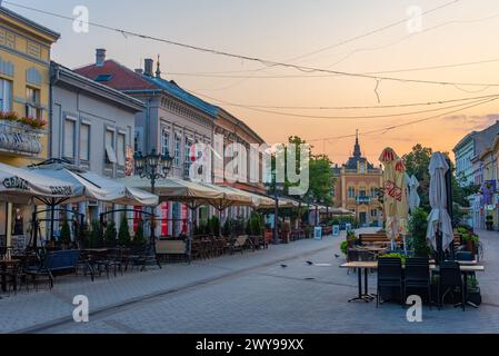 Novi Sad, Serbia, 24 luglio 2023: Via nel centro della città serba Novi Sad Foto Stock