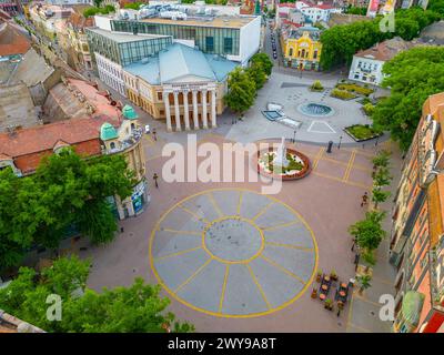 Subotica, Serbia, 25 luglio 2023: Vista al tramonto di Piazza della Repubblica nella città serba di Subotica Foto Stock