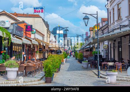 NIS, Serbia, 27 luglio 2023: Strada commerciale nel centro di Nis, Serbia Foto Stock