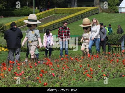 San Francisco, Stati Uniti. 4 aprile 2024. Le persone partecipano a un evento al Golden Gate Park per celebrare il suo 154 ° anniversario a San Francisco, California, Stati Uniti, 4 aprile 2024. Il Golden Gate Park ha segnato il suo 154° anniversario giovedì. Crediti: Liu Yilin/Xinhua/Alamy Live News Foto Stock