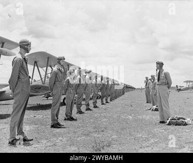 I primi cadetti della RAF arrivano al Riddle Aeronautical Institute, Carlstrom Field, Arcadia, Florida, per l'addestramento al volo britannico negli Stati Uniti dal 1941 al 1945, ricevendo istruzioni iniziali da istruttori americani. Foto Stock