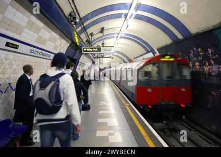 La stazione della metropolitana di South Kensington. Londra. In Inghilterra. Regno Unito. Foto Stock