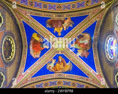 Soffitto a volta decorato nella Basilica di Santa Maria sopra Minerva - Roma, Italia Foto Stock