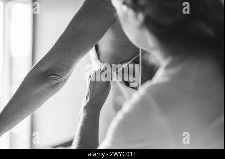 Preparazione per il giorno del matrimonio estivo Foto Stock