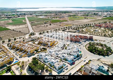 Immagine aerea foto panoramica Los Montesinos paesaggio urbano con ville di lusso, situato nella provincia di Alicante, Comunità Valenciana, Spagna Foto Stock