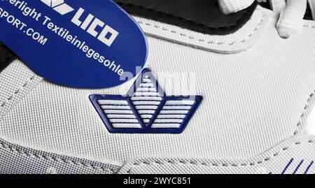 Viersen, Germania - 3 aprile. 2024: Primo piano del logo del marchio di scarpe sportive Lico Foto Stock