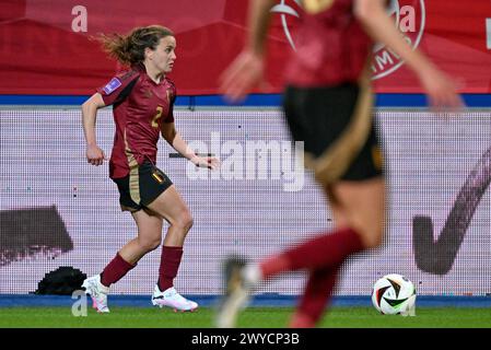 Lovanio, Belgio. 5 aprile 2024. La belga Davina Philtjens è in azione durante una partita di calcio tra la nazionale belga femminile, le fiamme rosse e la Spagna, venerdì 05 aprile 2024 a Heverlee, Lovanio, partita 1/6 delle qualifiche dei Campionati europei 2025. BELGA PHOTO DAVID CATRY credito: Belga News Agency/Alamy Live News Foto Stock