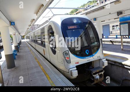 Treni. Commuter Train Station. Euskotren. Easo Square. Donostia. San Sebastian. Paese basco. Spagna. Foto Stock