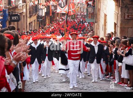 "Alarde", Hondarribia, Guipuzcoa, Paesi Baschi, Spagna. Foto Stock