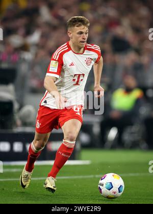 Joshua Kimmich del Bayern Muenchen MONACO, GERMANIA - MARZO 30: Partita di Bundesliga tra il Bayern MŸnchen e il Borussia Dortmund all'Allianz Arena il 30 marzo 2024 a Monaco, Germania. Fussball 1 . Bundesliga Saison 2023 / 2024 FC bayern MŸnchen Borussia Dortmund © diebilderwelt / Alamy Stock Foto Stock