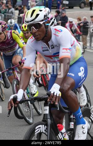 Le Mans, Francia. 5 aprile 2024. MANZIN Lorrenzo DI TotalEnergies durante il Région Pays de la Loire Tour 2024, gara ciclistica 4° tappa, Marolles-les-Braults - le Mans (174, 9 km) il 5 aprile 2024 a le Mans, Francia - foto Laurent Lairys/ABACAPRESS.COM credito: Abaca Press/Alamy Live News Foto Stock