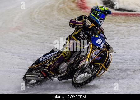 Heerenveen, Paesi Bassi. 5 aprile 2024. Maximilian Niedermaier tedesco in azione durante il Roelof Thijs Bokaal presso Ice Rink Thialf, Heerenveen, Paesi Bassi, venerdì 5 aprile 2024. (Foto: Ian Charles | mi News) crediti: MI News & Sport /Alamy Live News Foto Stock