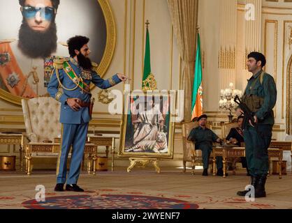 The Dictator 2012 - filmstill Sacha Baron Cohen & Ben Kingsley.in The Dictator 2012 . SOLO PER USO EDITORIALE Copyright: XCAP/NFSx Foto Stock