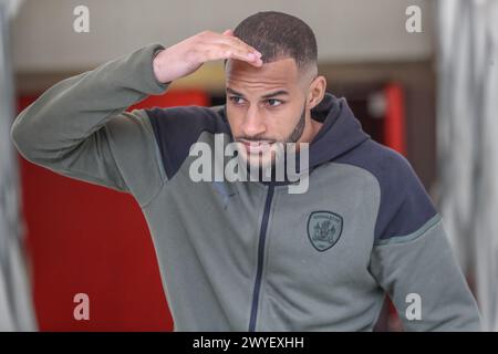 Barry Cotter di Barnsley arriva durante la partita Sky Bet League 1 Charlton Athletic vs Barnsley a The Valley, Londra, Regno Unito, 6 aprile 2024 (foto di Alfie Cosgrove/News Images) Foto Stock