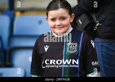 6 aprile 2024; Dens Park, Dundee, Scozia: Scottish Premiership Football, Dundee contro Motherwell; tifosi di Dundee Foto Stock