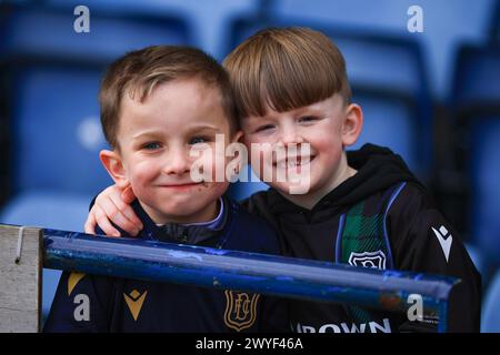 6 aprile 2024; Dens Park, Dundee, Scozia: Scottish Premiership Football, Dundee contro Motherwell; tifosi di Dundee Foto Stock