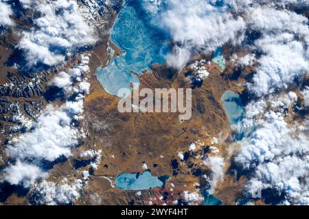 Laghi tra Tibet e Naggu, Cina. Miglioramento digitale di un'immagine fornita dalla NASA Foto Stock