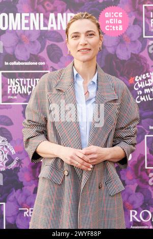 Anna Foglietta durante il Photocall del WOMENLANDS RENDEZ-VOUS Award 2024, 6 aprile 2024 a Roma, Italia Credit: Live Media Publishing Group/Alamy Live News Foto Stock