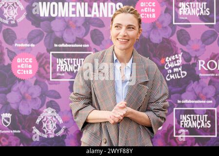 Anna Foglietta durante il Photocall del WOMENLANDS RENDEZ-VOUS Award 2024, 6 aprile 2024 a Roma, Italia Credit: Live Media Publishing Group/Alamy Live News Foto Stock